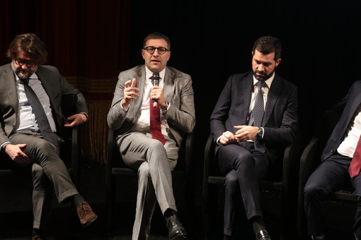 Alba, il saluto di Salvini e di personalità da tutta Italia al congresso di Atc sull'edilizia residenziale pubblica (Foto e video) Alba, il saluto di Salvini e di personalità da tutta Italia al congresso di Atc sull'edilizia residenziale pubblica (Foto e video)