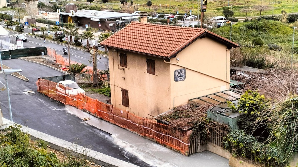 Il casello 'conteso' lungo la Ciclabile Il casello 'conteso' lungo la Ciclabile