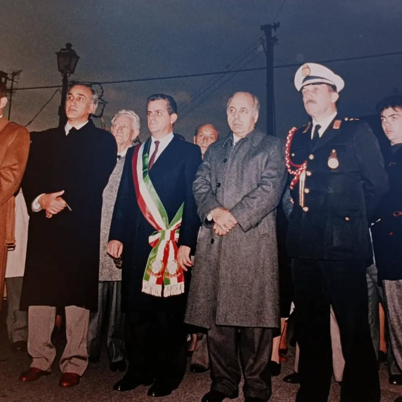 A destra il comandante Piero Di Meo