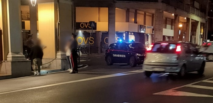 Bambino precipitato da un terrazzo in via della Repubblica: è in prognosi riservata al Gaslini
