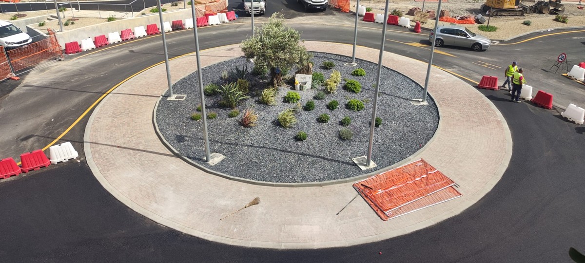 Imperia, prende forma la nuova rotonda di via Trento (foto) Imperia, prende forma la nuova rotonda di via Trento (foto)