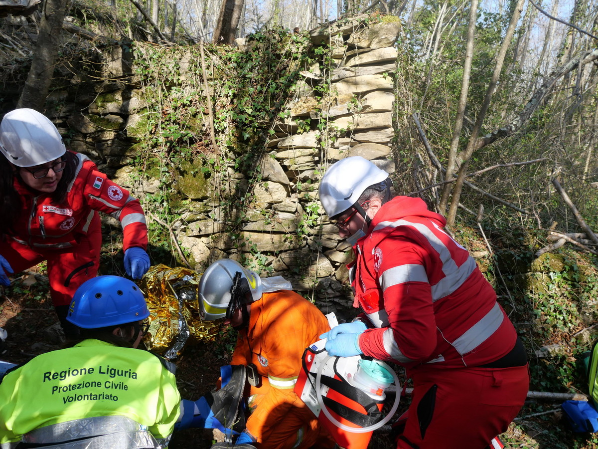 Protezione Civile: rinnovate convenzioni con associazioni volontariato Anpas, Alpini, Carabinieri e Soccorso Alpino e Speleologico Protezione Civile: rinnovate convenzioni con associazioni volontariato Anpas, Alpini, Carabinieri e Soccorso Alpino e Speleologico