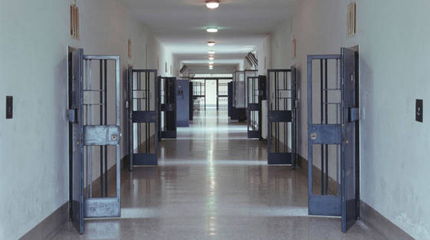 Imperia, violenza sessuale su alcune pazienti: arrestato il ginecologo Nicoletti Imperia, violenza sessuale su alcune pazienti: arrestato il ginecologo Nicoletti