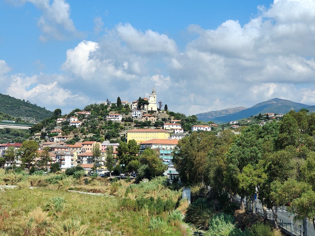 Imperia, scavi a Castelvecchio alla ricerca dell’antica fortificazione primo nucleo di Oneglia