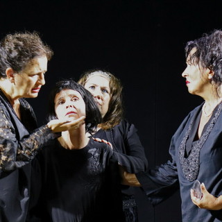 Spettacolo della Compagnia La Corte di Bolano dal titolo ‘Questa sera si recita a soggetto’ nel teatro delle Opera Parrocchiali di Imperia Spettacolo della Compagnia La Corte di Bolano dal titolo ‘Questa sera si recita a soggetto’ nel teatro delle Opera Parrocchiali di Imperia