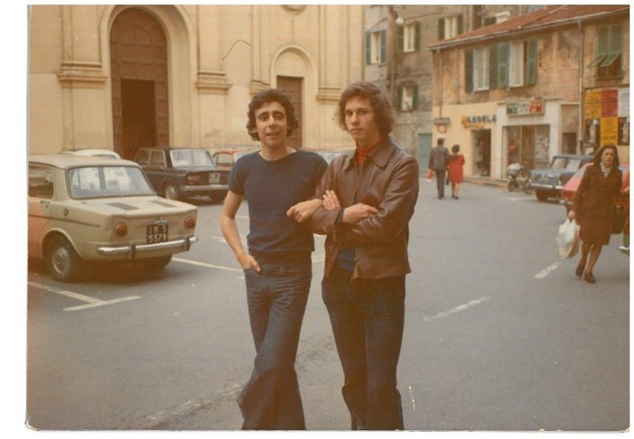 1975, Piazza San Giovanni (in foto il compianto Salvatore Grenci con l'amico De Silvestri) 1975, Piazza San Giovanni (in foto il compianto Salvatore Grenci con l'amico De Silvestri)
