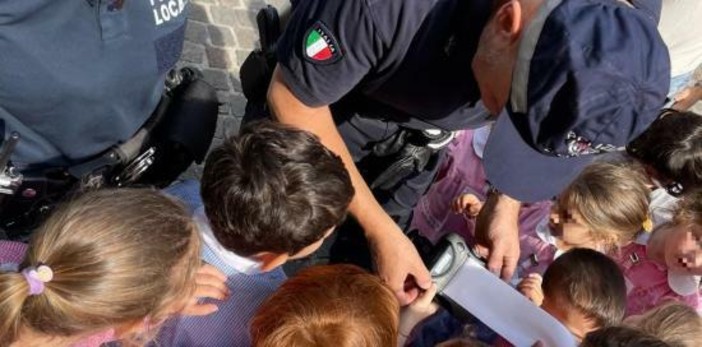 A San Bartolomeo al Mare gli studenti delle scuole medie vanno a scuola di educazione stradale
