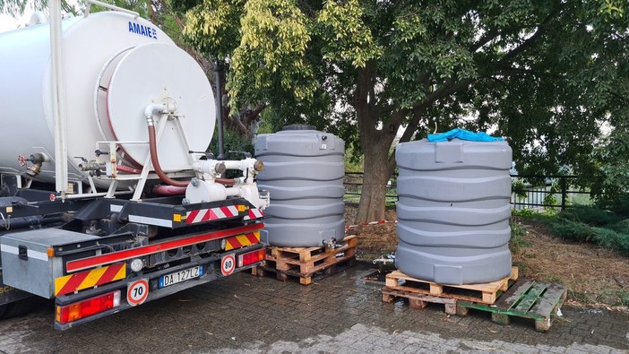 Diano Borganzo: da due giorni manca l'acqua, i residenti chiedono di attivare una procedura d'emergenza" Diano Borganzo: da due giorni manca l'acqua, i residenti chiedono di attivare una procedura d'emergenza"