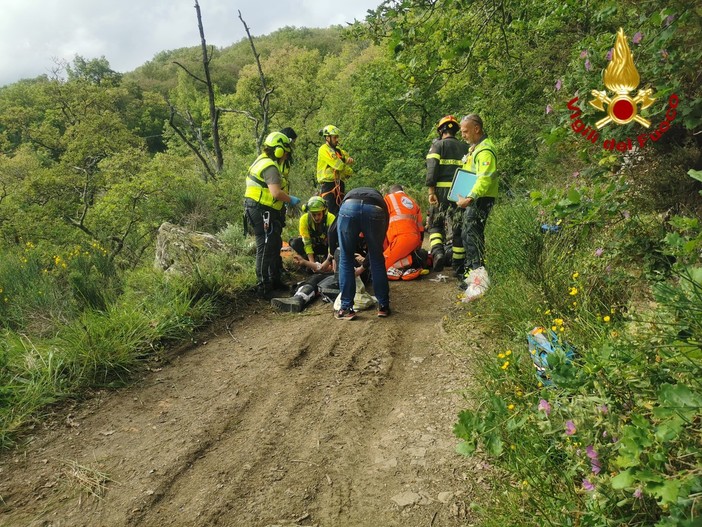 Vasia, quindicenne ferito in moto durante escursione: elitrasportato al Santa Corona