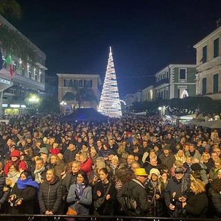 "Diano Disco Dance", discoteca a cielo aperto per dare il benvenuto al 2024 (foto)