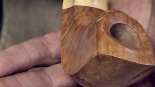 Taggia: Mimmo Romeo, l'artigiano che con passione realizza pipe, che sono opere d'arte