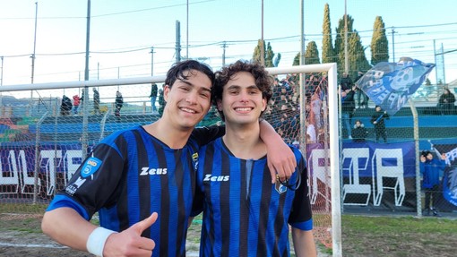 De Simone festeggia con Gandolfo (foto Flammia)