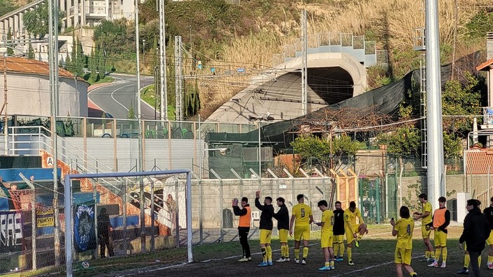Calcio. L'Imperia si fa rimontare dal Borgaro: al "Ciccione" finisce 2-2 Calcio. L'Imperia si fa rimontare dal Borgaro: al "Ciccione" finisce 2-2