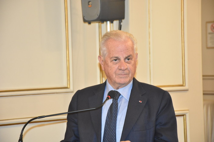 Claudio Scajola punta il dito sull’Autofiori: “Sull'Aquila – Roma nessun aumento dei pedaggi, sull'A10 ritocchi e cantieri” Claudio Scajola punta il dito sull’Autofiori: “Sull'Aquila – Roma nessun aumento dei pedaggi, sull'A10 ritocchi e cantieri”