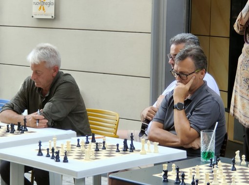 Imperia, la partita a scacchi del procuratore capo: anche Alberto Lari tra gli sfidanti in via Vieusseux (foto) Imperia, la partita a scacchi del procuratore capo: anche Alberto Lari tra gli sfidanti in via Vieusseux (foto)