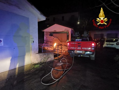 Fuga di gas da una bombola ai Piani di Imperia: 40enne ustionata (foto e video) Fuga di gas da una bombola ai Piani di Imperia: 40enne ustionata (foto e video)