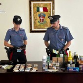 Tentano di pagare con 100 euro falsi, due arresti tra Imperia e Diano Marina Tentano di pagare con 100 euro falsi, due arresti tra Imperia e Diano Marina