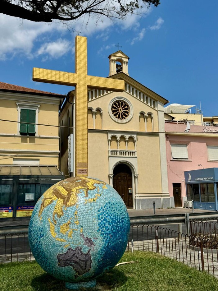 Diano Marina, restaurato il "Mappamondo" del Lungomare Carcheri