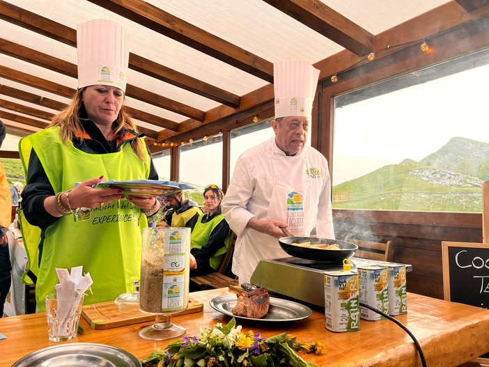“L’oro bianco” come esperienza per far conoscere le piccole comunità dell’entroterra (foto) “L’oro bianco” come esperienza per far conoscere le piccole comunità dell’entroterra (foto)