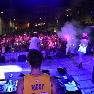 Porto Maurizio si accende con la Notte Bianca, musica, spettacoli e divertimento in 12 location