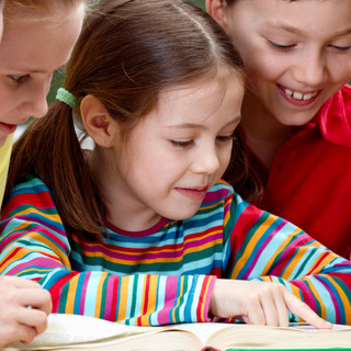 Diano Marina, un aiuto concreto alle famiglie con le Borse di Studio per i libri di testo Diano Marina, un aiuto concreto alle famiglie con le Borse di Studio per i libri di testo