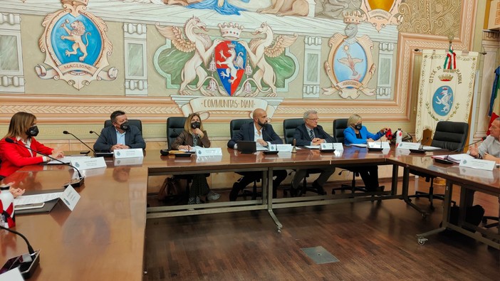 Caso Checcucci in consiglio comunale a Diano Marina, Bellacicco:"Duro colpo alla maggioranza favorevole ai privati in Rivieracqua" Caso Checcucci in consiglio comunale a Diano Marina, Bellacicco:"Duro colpo alla maggioranza favorevole ai privati in Rivieracqua"