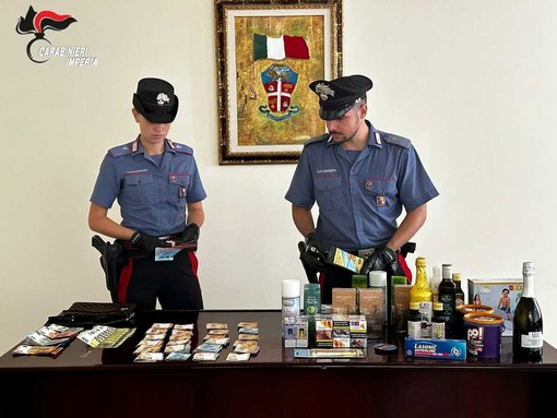 Tentano di pagare con 100 euro falsi, due arresti tra Imperia e Diano Marina Tentano di pagare con 100 euro falsi, due arresti tra Imperia e Diano Marina