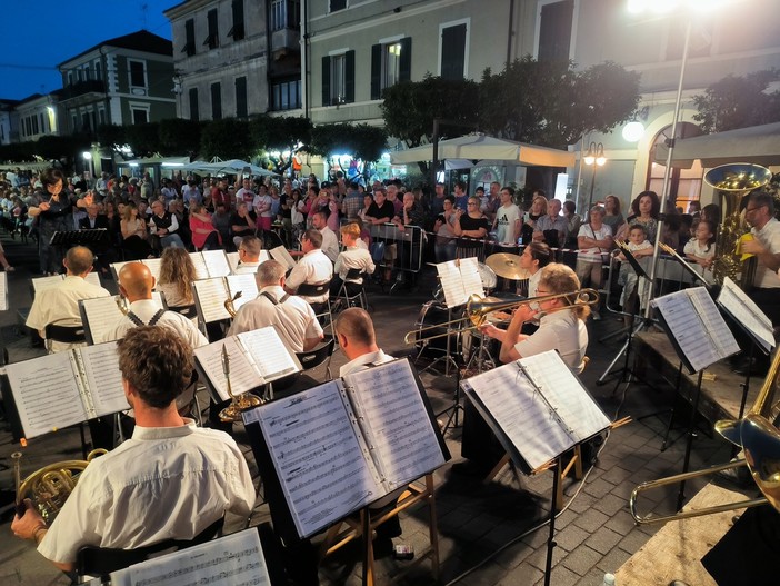 Primo concerto ok per la Banda musicale Città di Diano Marina (foto) Primo concerto ok per la Banda musicale Città di Diano Marina (foto)