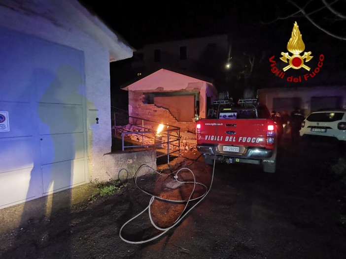 Fuga di gas da una bombola ai Piani di Imperia: 40enne ustionata (foto e video) Fuga di gas da una bombola ai Piani di Imperia: 40enne ustionata (foto e video)