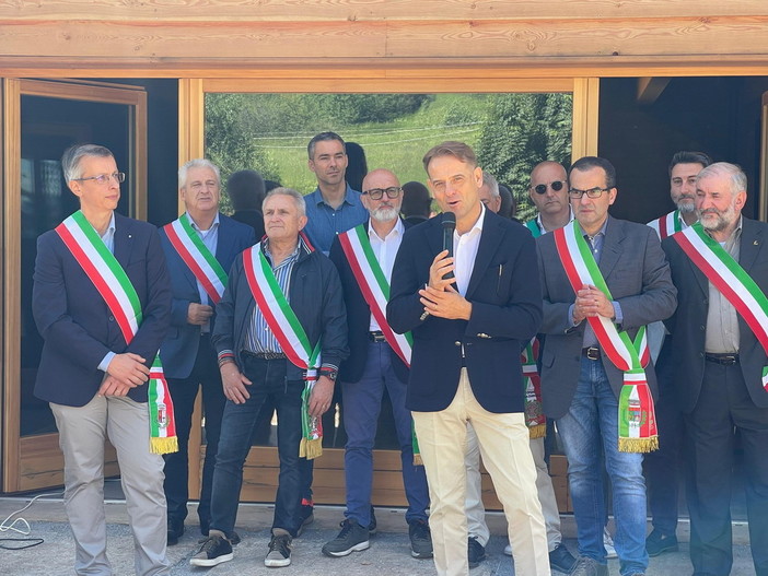 Mendatica: inaugurato il nuovo punto sosta e ristoro di Valcona Soprana (foto)