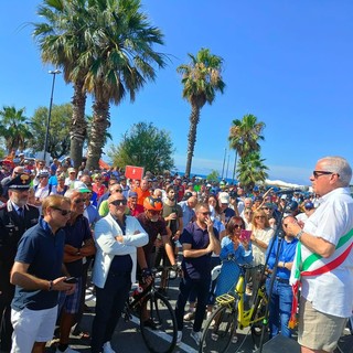 Ciclabile & polemiche, Giovanni Montanaro replica al Pd e ad Abbo: "Il vostro progetto non prevedeva nemmeno un lampione" Ciclabile & polemiche, Giovanni Montanaro replica al Pd e ad Abbo: "Il vostro progetto non prevedeva nemmeno un lampione"