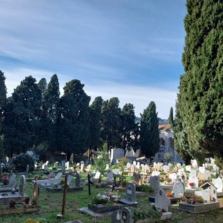 ‌Imperia, saranno esumate le salme sepolte nel 2009 e nel 2004 nei cimiteri di Oneglia e Porto Maurizio