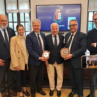 Imperia e Napoli unite dalla vela: siglato il gemellaggio tra gli Yacht Club Imperia e Napoli unite dalla vela: siglato il gemellaggio tra gli Yacht Club