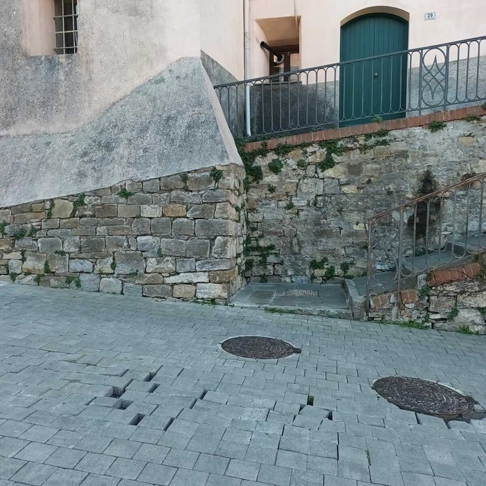 AL DIRETTORE. Discussione sul degrado al Parasio. Bracco: "Ascoltare i cittadini è fare polemica?" AL DIRETTORE. Discussione sul degrado al Parasio. Bracco: "Ascoltare i cittadini è fare polemica?"