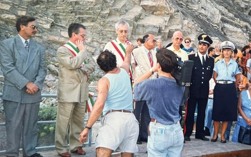 L’AMARCORD DEL SABATO. Incompiuta, quella “strana” inaugurazione dell’estate 1994: accesso libero ai pedoni ma non a biciclette e disabili L’AMARCORD DEL SABATO. Incompiuta, quella “strana” inaugurazione dell’estate 1994: accesso libero ai pedoni ma non a biciclette e disabili