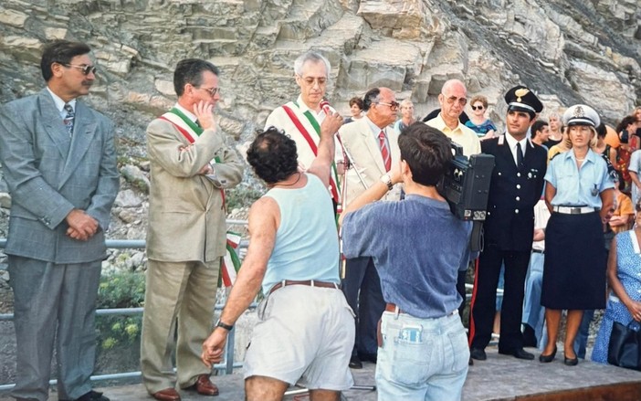 L’AMARCORD DEL SABATO. Incompiuta, quella “strana” inaugurazione dell’estate 1994: accesso libero ai pedoni ma non a biciclette e disabili L’AMARCORD DEL SABATO. Incompiuta, quella “strana” inaugurazione dell’estate 1994: accesso libero ai pedoni ma non a biciclette e disabili