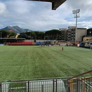 Calcio. Serie D, un Imperia in 10 cede al Sestri Levante: i corsari calano il poker