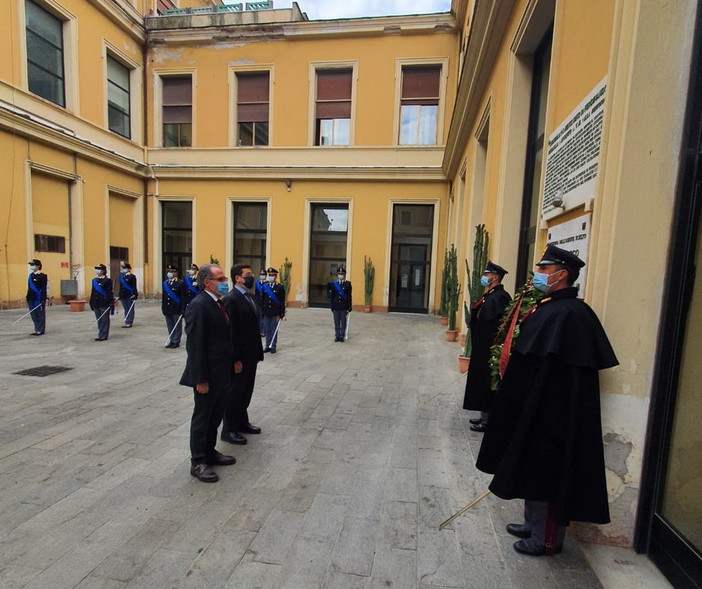 Oggi è il 169° anniversario della Polizia di Stato: i numeri in provincia con 1.500 denunce e 300 arresti Oggi è il 169° anniversario della Polizia di Stato: i numeri in provincia con 1.500 denunce e 300 arresti