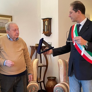 Diano Marina, Antonio Durante è il primo centenario del 2024 Diano Marina, Antonio Durante è il primo centenario del 2024