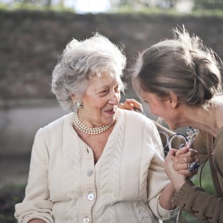 Accessi dei familiari alle strutture residenziali: ribadito l’invito ad adottare misure operative