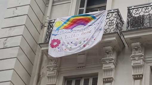 #andratuttobene: ecco le foto di questa mattina inviate dai nostri lettori: c'è anche lo striscione appeso in Comune a Sanremo (Foto)