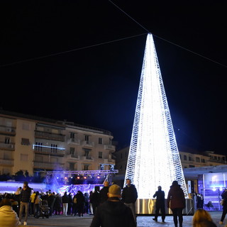 Luci di Natale, torna il contest Facebook che mette in gara borghi e città liguri