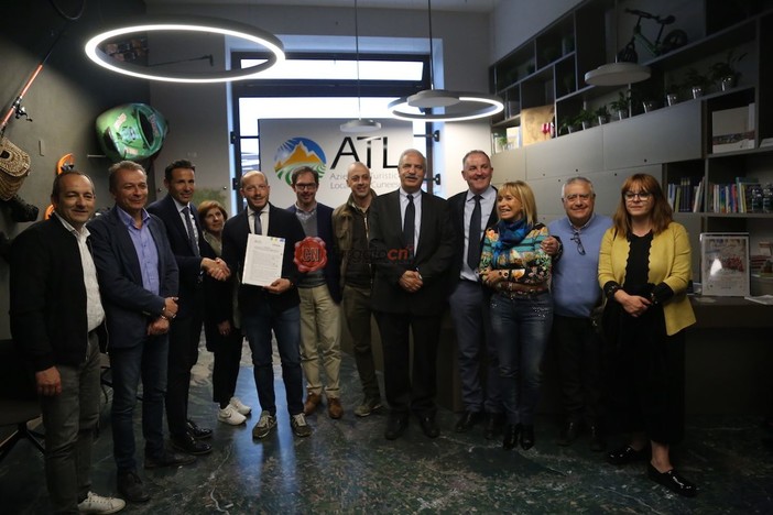 Il momento della firma Il momento della firma