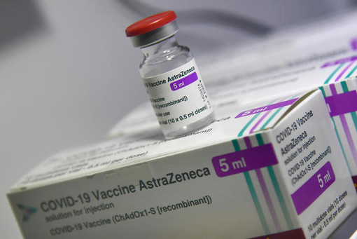 Coronavirus: sospeso un lotto di vaccino AstraZeneca, in corso la ricognizione in tutte le Asl