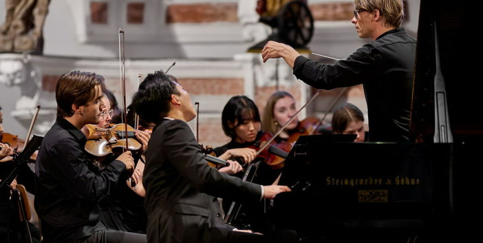 Concerto dei partecipanti ai corsi di violino e viola con pianoforte dell'Accademia Internazionale Estiva di Cervo Concerto dei partecipanti ai corsi di violino e viola con pianoforte dell'Accademia Internazionale Estiva di Cervo
