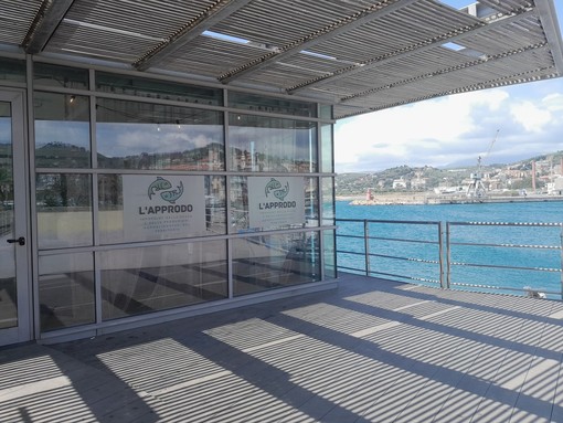 Imperia: proseguono gli appuntamenti a L'Approdo sul molo lungo di Oneglia Imperia: proseguono gli appuntamenti a L'Approdo sul molo lungo di Oneglia