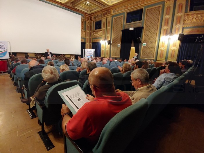 Da Sanremo la prima assemblea di 'Avanti Insieme Liguria': ieri l'incontro al Cinema Tabarin (Foto) Da Sanremo la prima assemblea di 'Avanti Insieme Liguria': ieri l'incontro al Cinema Tabarin (Foto)