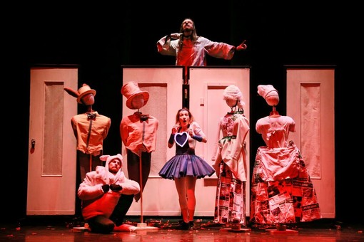 “Teatro in famiglia”: al via la terza edizione all'Auditorium Restano delle opere parrocchiali di Porto “Teatro in famiglia”: al via la terza edizione all'Auditorium Restano delle opere parrocchiali di Porto