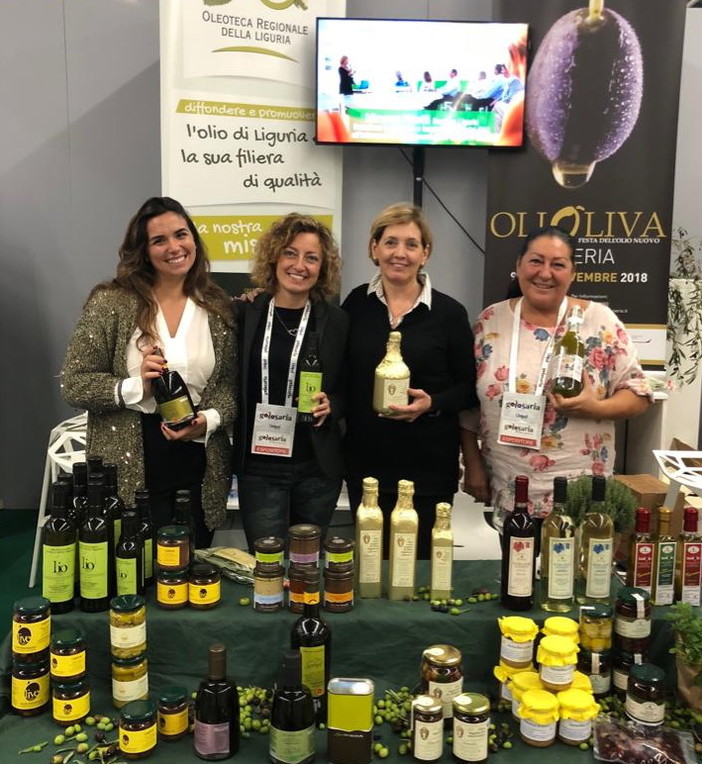 Economia: ottimo successo dell’oleoteca regionale della Liguria alla fiera ‘Golosaria’ di Milano Economia: ottimo successo dell’oleoteca regionale della Liguria alla fiera ‘Golosaria’ di Milano
