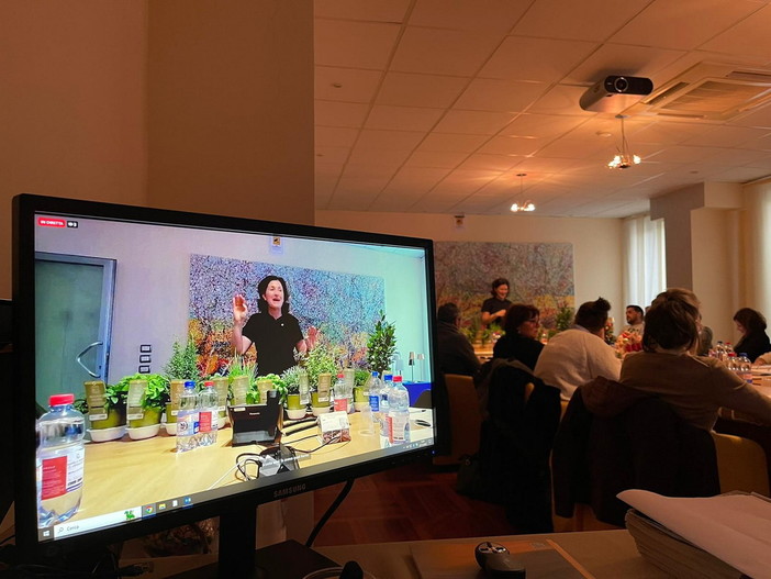 Aromatica Off, oltre 20 strutture alla Cooadi per Orietta Zaccaro: un incontro con l'esperta di Ceva per nuove idee aromatiche Aromatica Off, oltre 20 strutture alla Cooadi per Orietta Zaccaro: un incontro con l'esperta di Ceva per nuove idee aromatiche